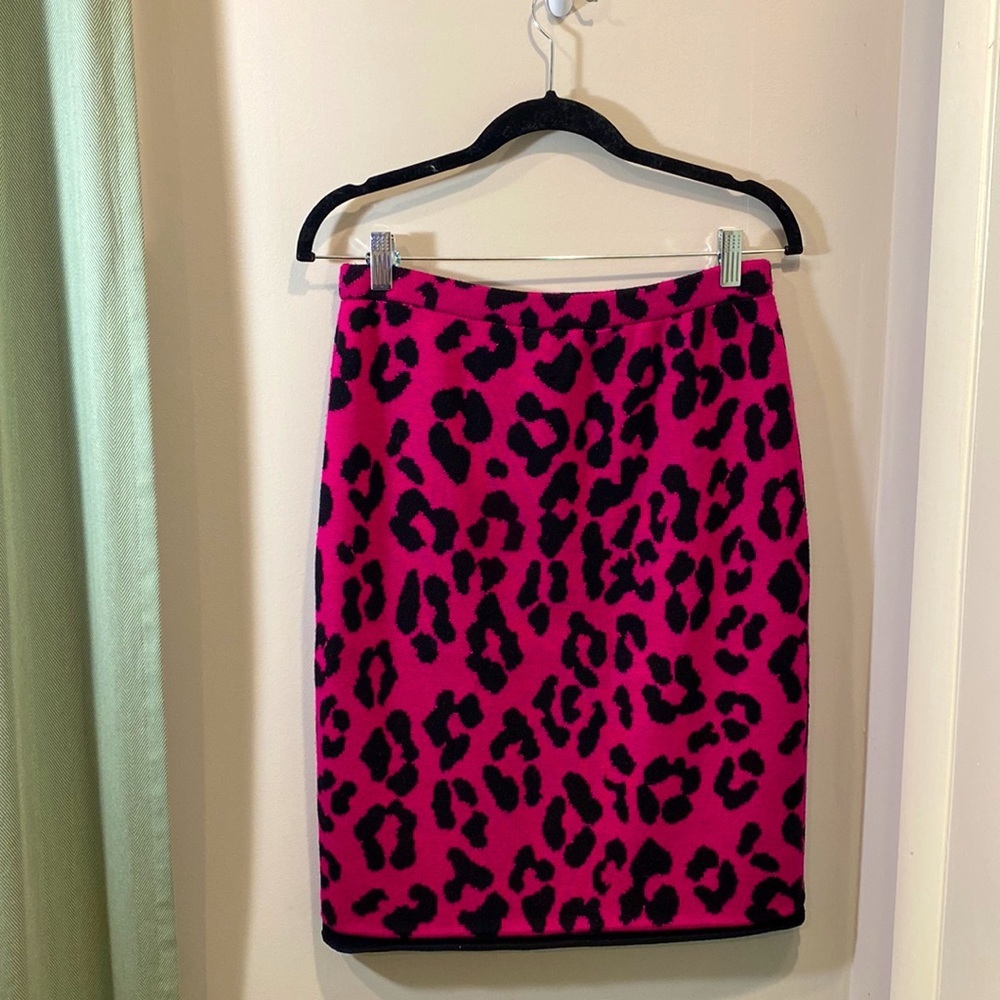 St. John Pink Black Rare Knits Leopard Print Separates Pencil Skirt Size 8 - Picture 3 of 5